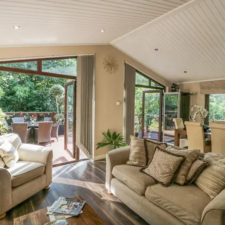 Tree House, Partial Views Pet Friendly 度假居 温德米尔