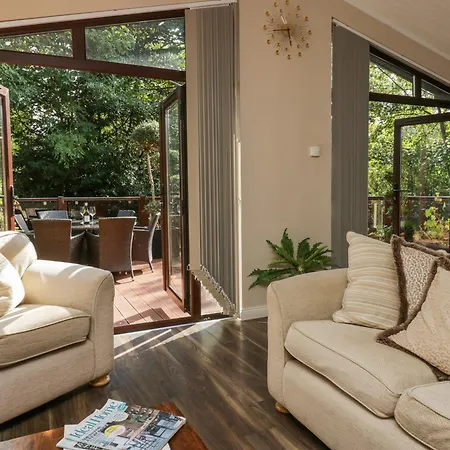 度假居 Tree House, Partial Views Pet Friendly 温德米尔