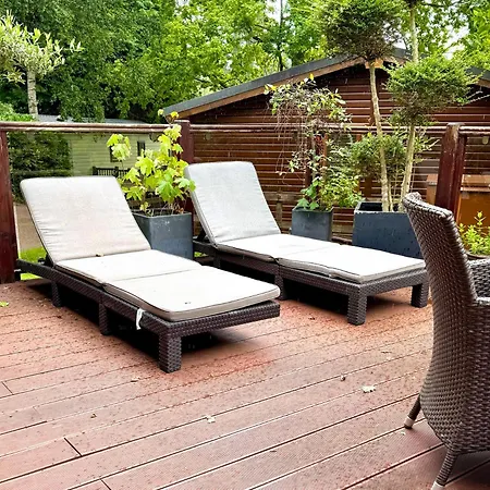 Tree House, Partial Views Pet Friendly * 温德米尔