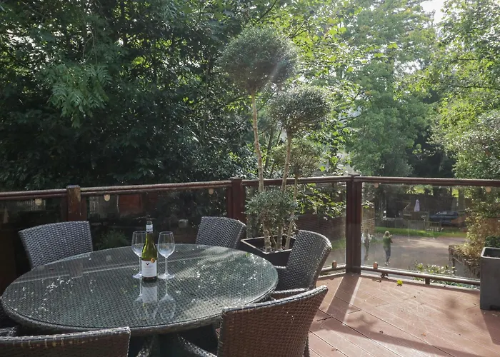 Tree House, Partial Views Semesterbostad *