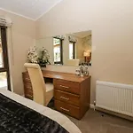 Holiday home Tree House, Partial Views Pet Friendly