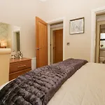 Tree House, Partial Views Pet Friendly Holiday home Windermere