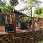 Holiday home Tree House, Partial Views Pet Friendly *