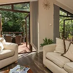 Holiday home Tree House, Partial Views Pet Friendly Windermere